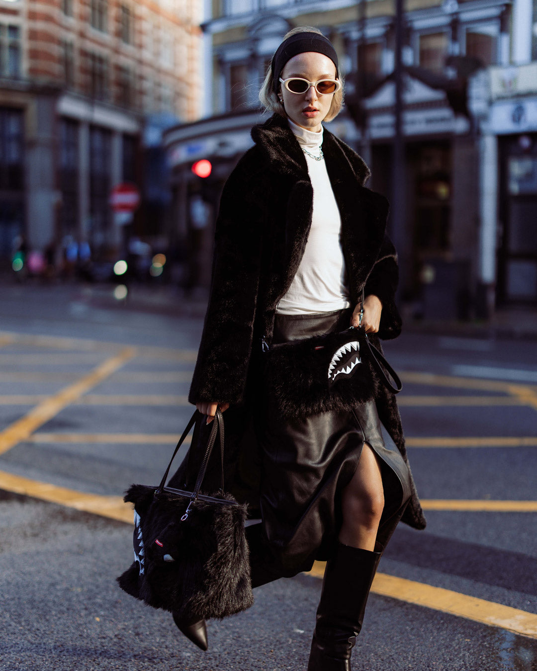 SPRAYGROUND® POUCHETTE FUR CRAY BLACK CROSSOVER CLUTCH